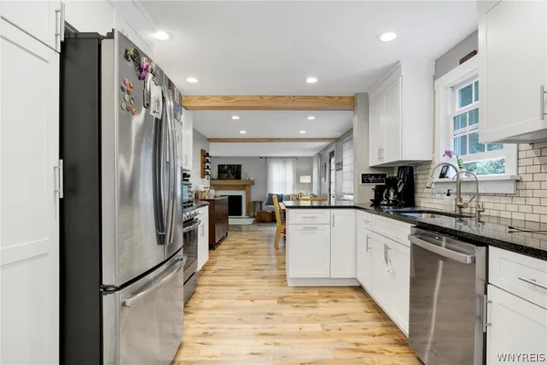 $579,900 | 205 Elmhurst Drive, Orchard Park, NY 14127