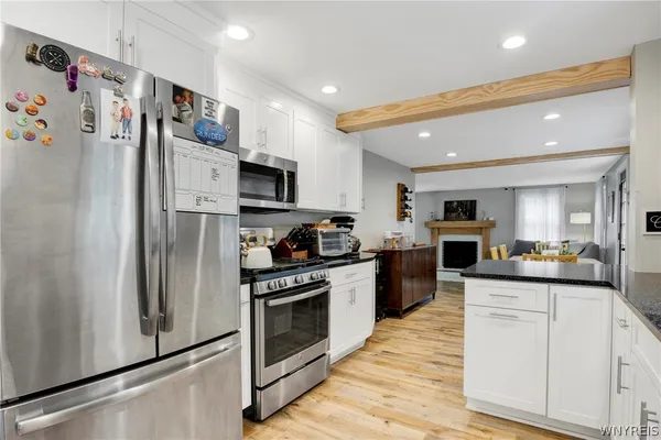$579,900 | 205 Elmhurst Drive, Orchard Park, NY 14127