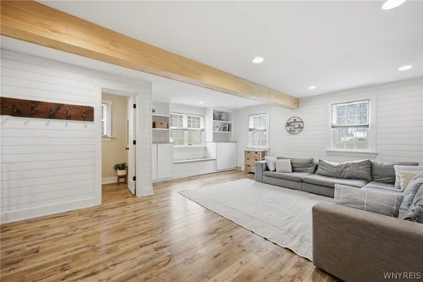$579,900 | 205 Elmhurst Drive, Orchard Park, NY 14127