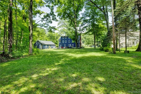 $579,900 | 205 Elmhurst Drive, Orchard Park, NY 14127