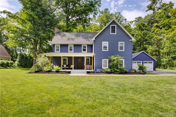 $579,900 | 205 Elmhurst Drive, Orchard Park, NY 14127