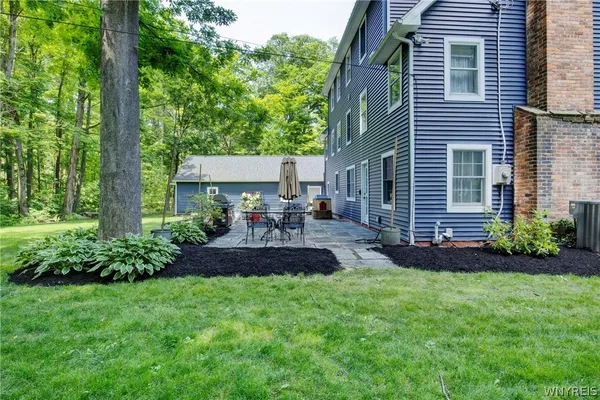 $579,900 | 205 Elmhurst Drive, Orchard Park, NY 14127