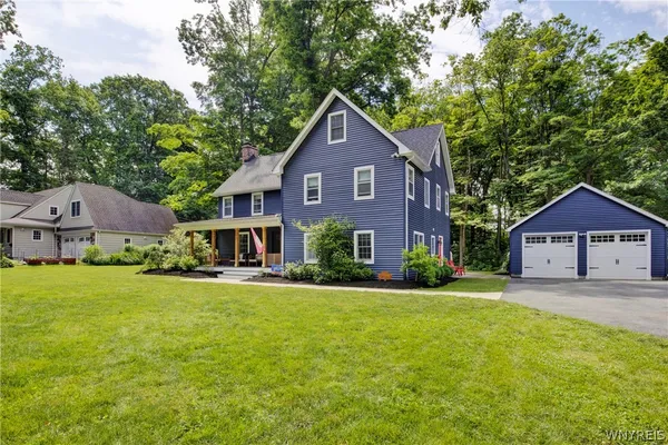 $579,900 | 205 Elmhurst Drive, Orchard Park, NY 14127