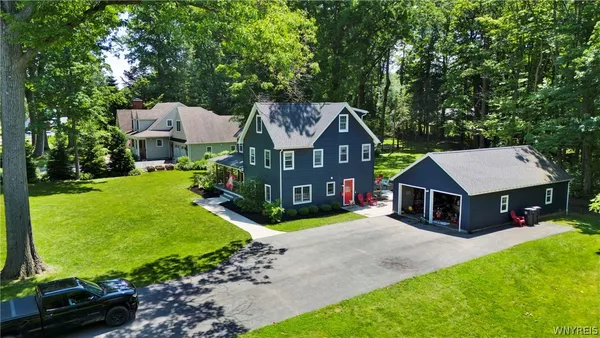 $579,900 | 205 Elmhurst Drive, Orchard Park, NY 14127