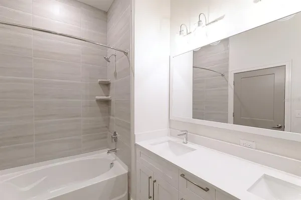 $3,336 | 1420 Lakefront Drive, Unit TH206, Sarasota, FL 34240