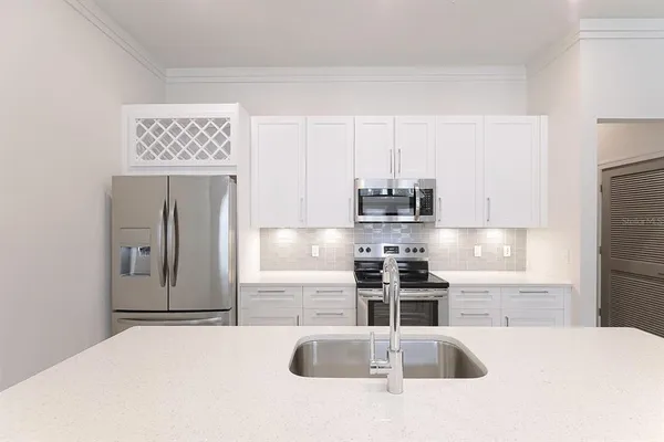 $3,336 | 1420 Lakefront Drive, Unit TH206, Sarasota, FL 34240