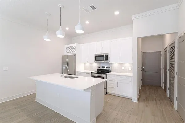 $3,336 | 1420 Lakefront Drive, Unit TH206, Sarasota, FL 34240