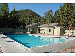 1937 Soda Ridge Road, Unit 1140 Keystone, CO 80435 - Photo 19 of 20 a front view of a house with garden