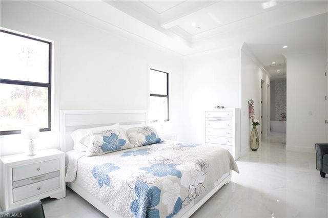 $937,600 | 3032 8th Avenue Northeast, Naples, FL 34120