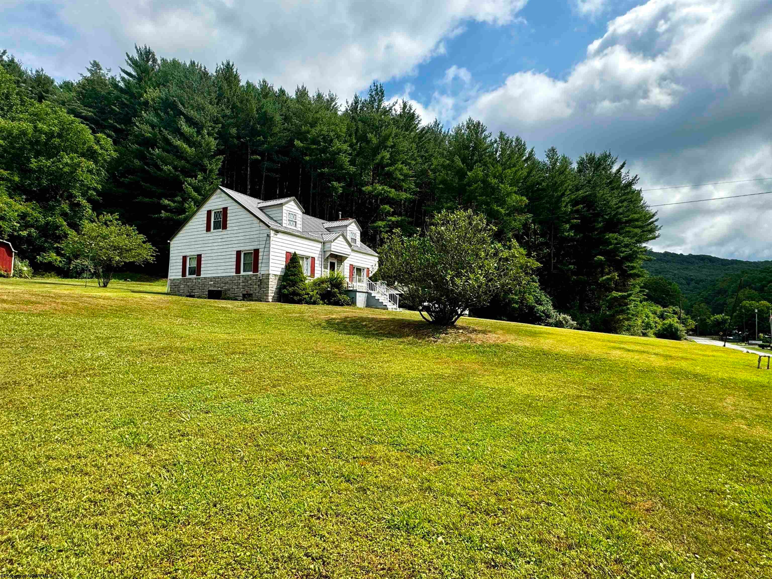 6235 Wallback Road Wallback, WV 25285 - Photo 4 of 18 Gallery Image 4