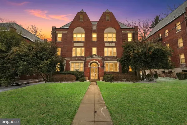 $286,400 | 3026 Porter Street Northwest, Unit 101, Washington, DC 20008
