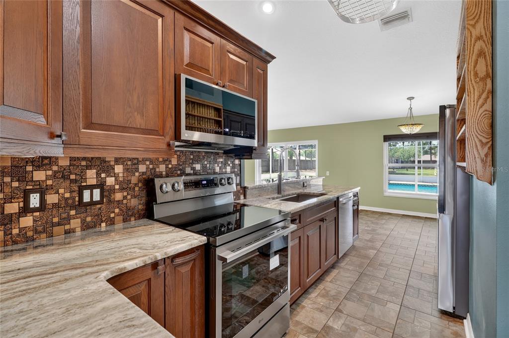 12119 Colonial Estates Lane Riverview, FL 33579 - Photo 20 of 48