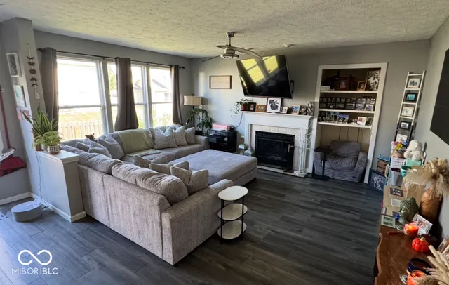 $333,000 | 8116 West Carlow Circle, Indianapolis, IN 46214