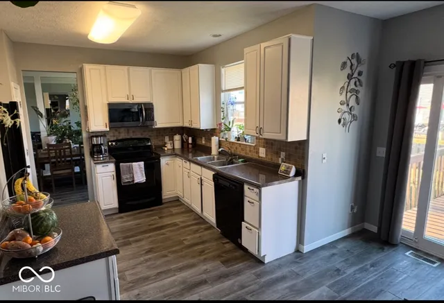 $333,000 | 8116 West Carlow Circle, Indianapolis, IN 46214