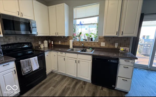 $333,000 | 8116 West Carlow Circle, Indianapolis, IN 46214