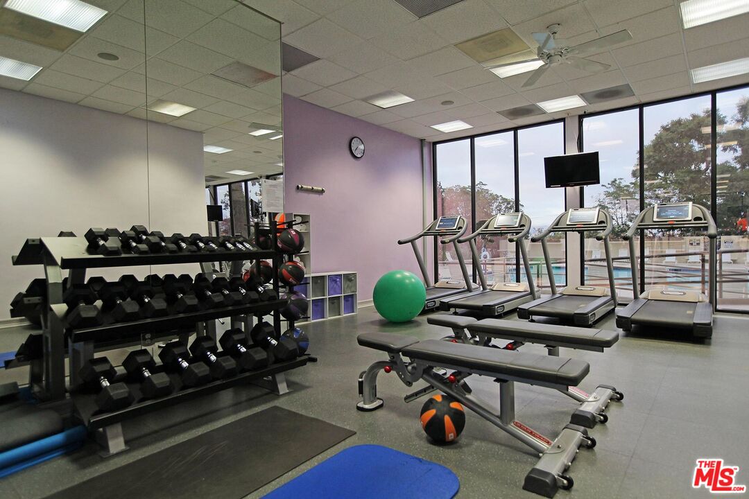 2170 Century Park East, Unit 1507 Los Angeles, CA 90067 - Photo 14 of 17 a room with gym equipment