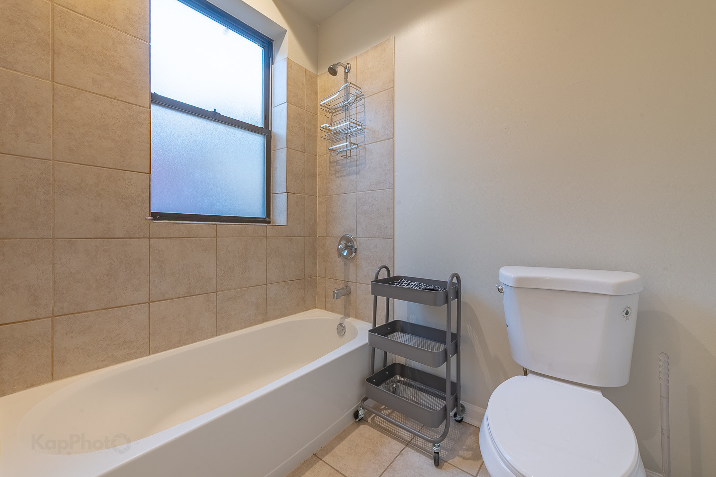 5223 South Drexel Avenue, Unit 2N Chicago, IL 60615 - Photo 24 of 27 a bathroom with a toilet bathtub and sink