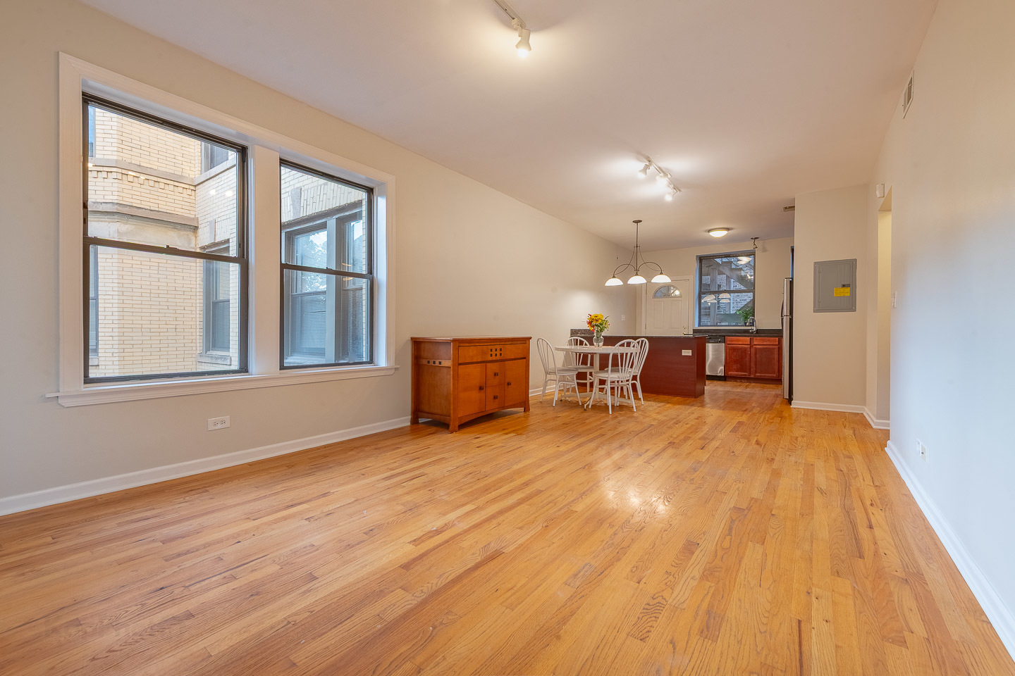 5223 South Drexel Avenue, Unit 2N Chicago, IL 60615 - Photo 9 of 27 a view of livingroom with furniture and windows