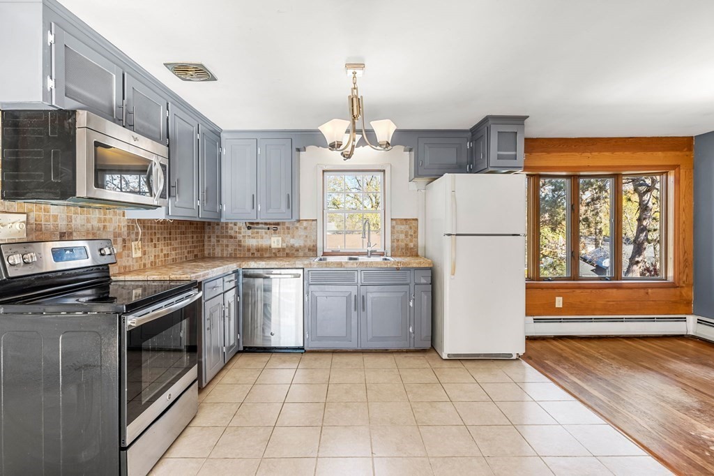 6 Arthur Road Andover, MA 01810 - Photo 11 of 27 Gallery Image 11