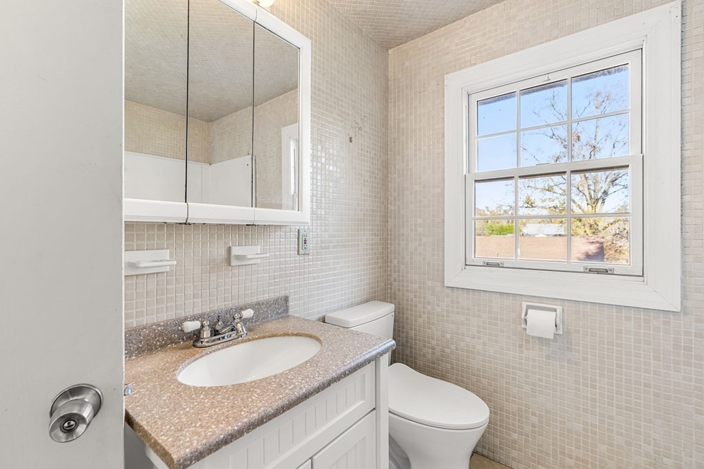 6 Arthur Road Andover, MA 01810 - Photo 19 of 27 Gallery Image 19