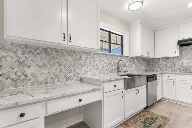 $379,500 | 1056 Forest Boulevard, Lake Charles, LA 70611