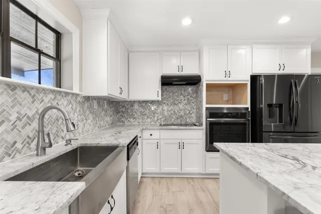 $379,500 | 1056 Forest Boulevard, Lake Charles, LA 70611