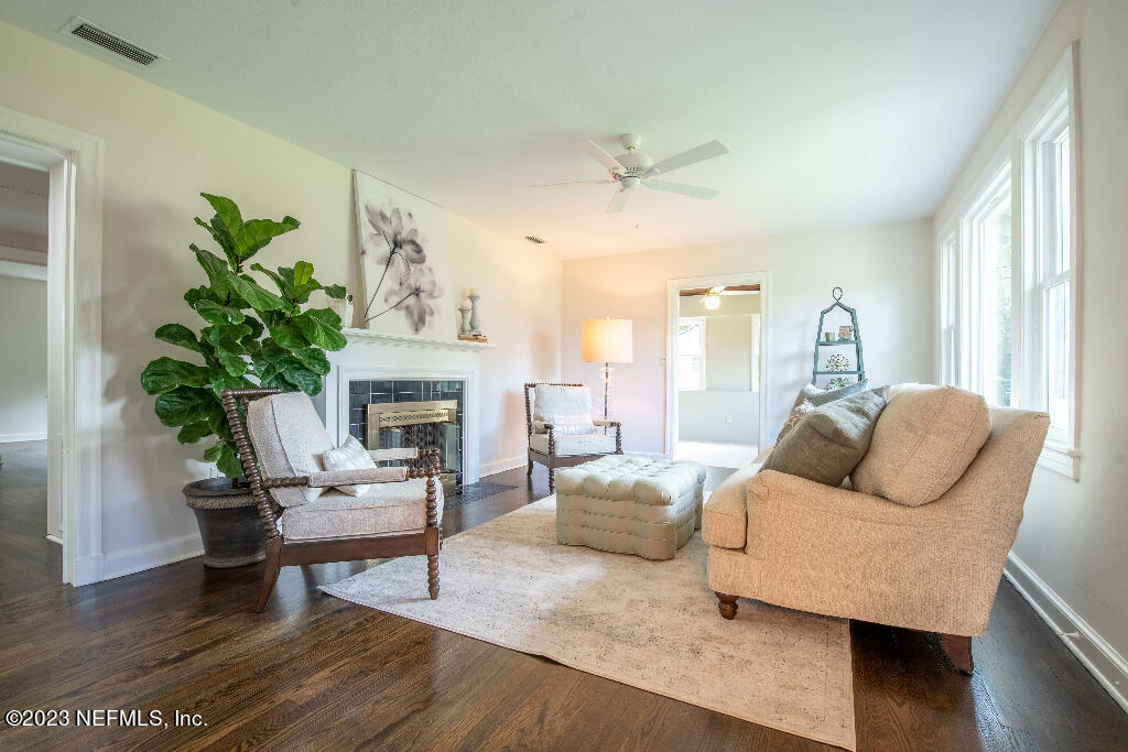 2215 Larchmont Road Jacksonville, FL 32207 - Photo 11 of 20 10
