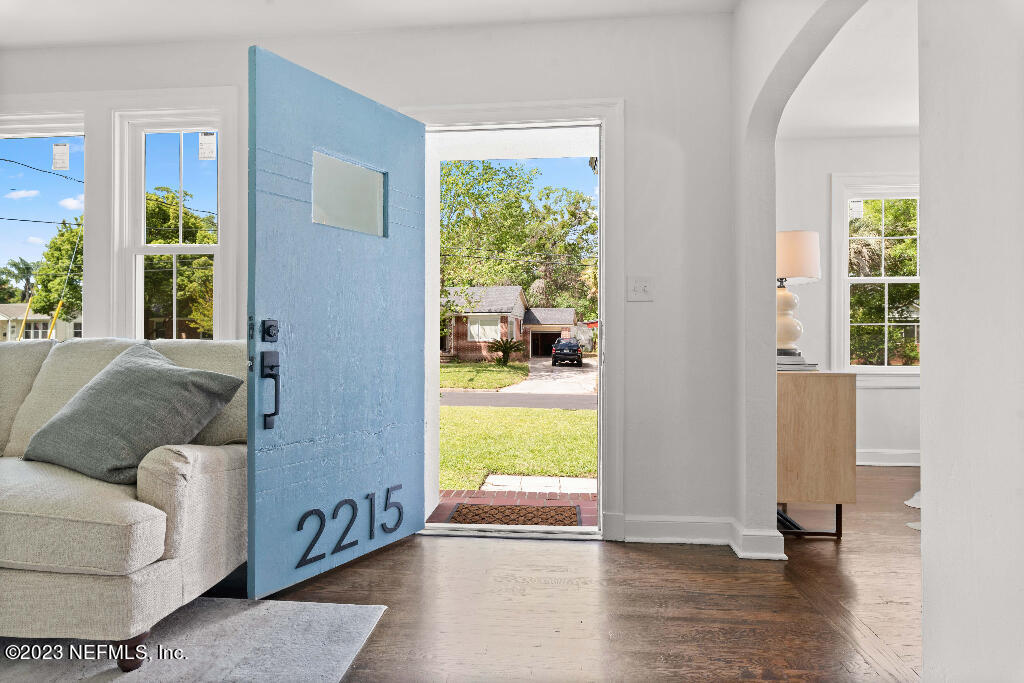 2215 Larchmont Road Jacksonville, FL 32207 - Photo 16 of 20 15