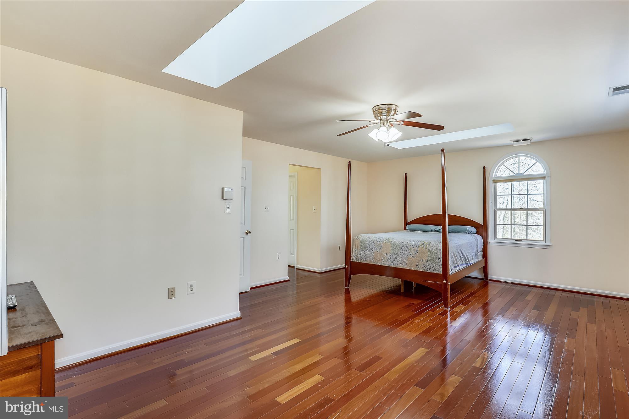3220 Hickory Ridge Road Dunkirk, MD 20754 - Photo 14 of 39 Spacious Premier Bedroom with Sitting Area