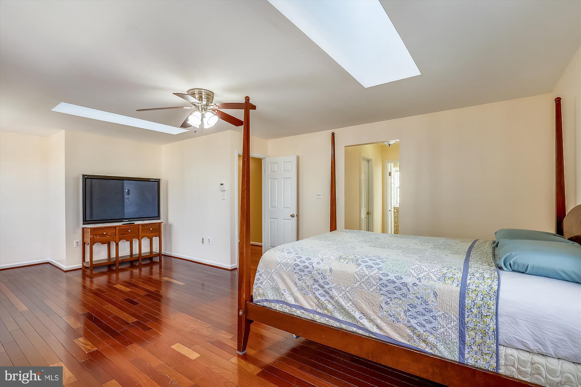 3220 Hickory Ridge Road Dunkirk, MD 20754 - Photo 15 of 39 Premier Bedroom with Skylights & Adjoining Bath