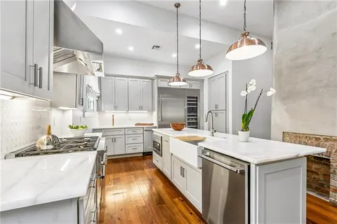 $1,795,000 | 520 Burgundy Street, New Orleans, LA 70112