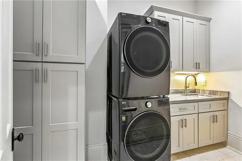 $1,795,000 | 520 Burgundy Street, New Orleans, LA 70112