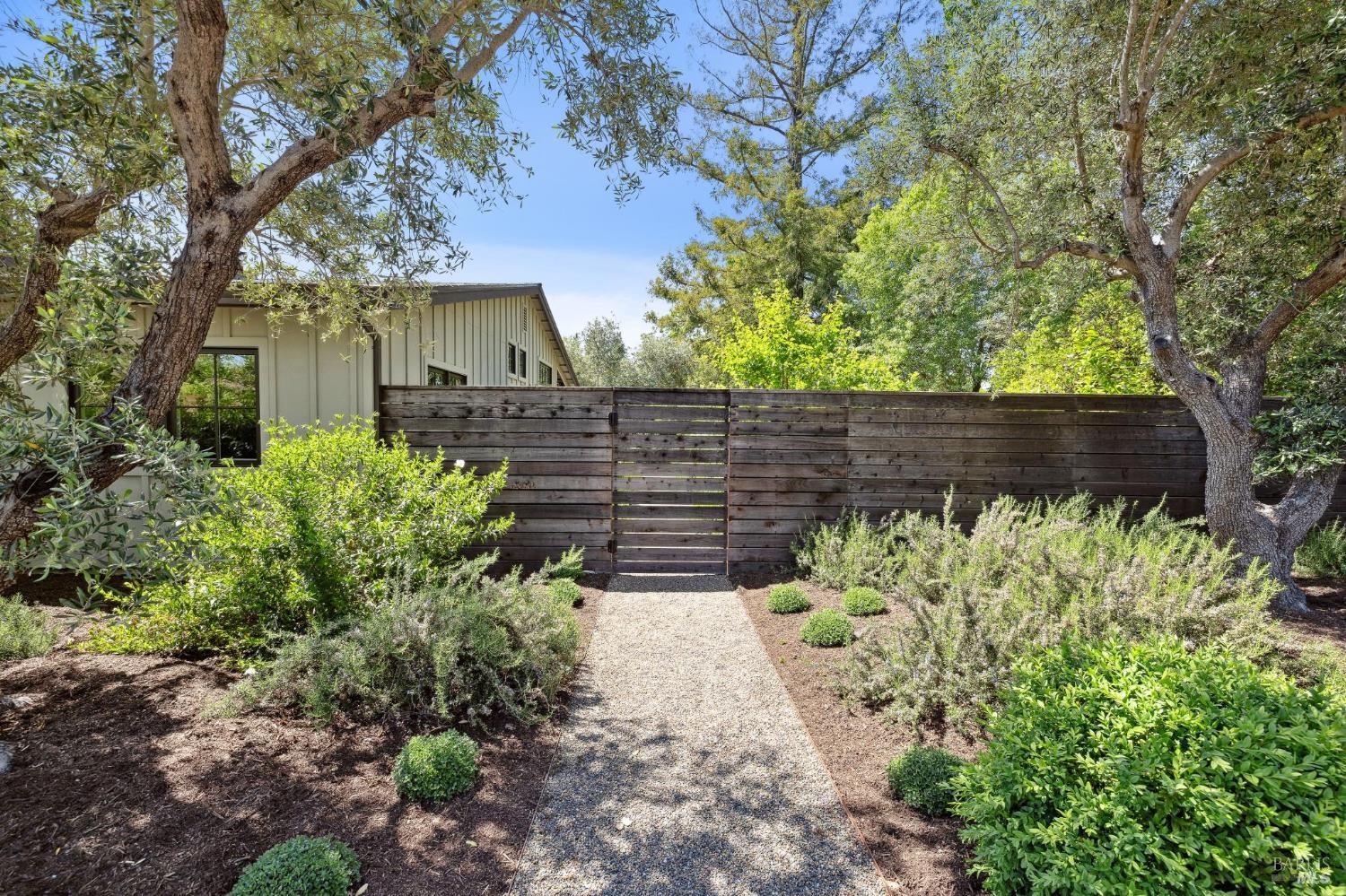 511 Hidden Acres Road Healdsburg, CA 95448 - Photo 7 of 68