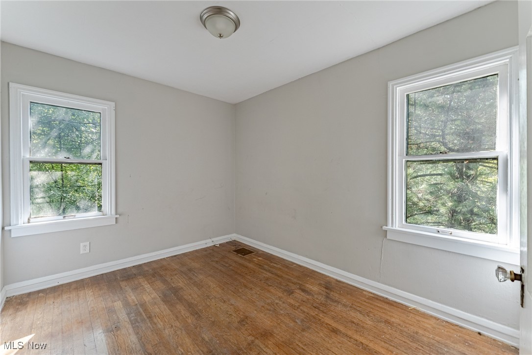 3496 East Scarborough Road Cleveland, OH 44118 - Photo 15 of 28