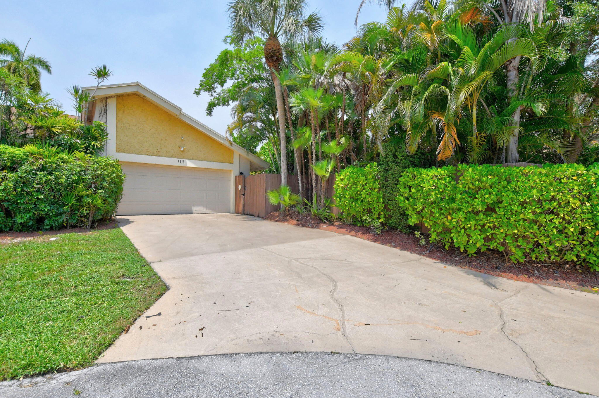 7813 Kenway Place West Boca Raton, FL 33433 - Photo 3 of 54 2-web-or-mls-DSC_3483