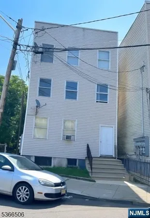 $1,795 | 23 Highland Street, Unit 3, Paterson, NJ 07524
