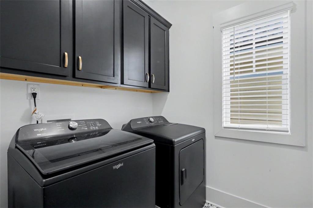 943 Clubside Drive Monroe, GA 30655 - Photo 60 of 93 a utility room with dryer and washer