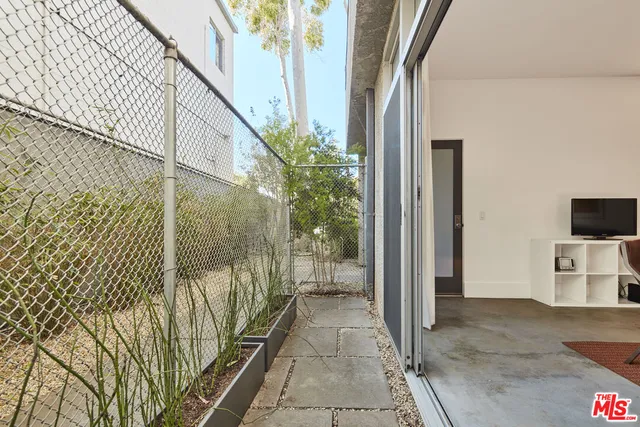 $4,500 | 558 Rose Avenue, Unit 1, Venice, CA 90291