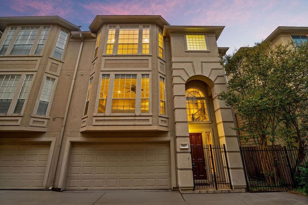 5407 Lillian Street Houston, TX 77007 - Photo 36 of 38 a building view with a outdoor space