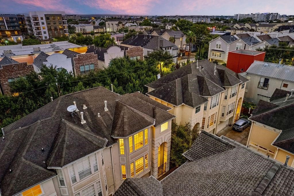 5407 Lillian Street Houston, TX 77007 - Photo 38 of 38 a view of city from balcony