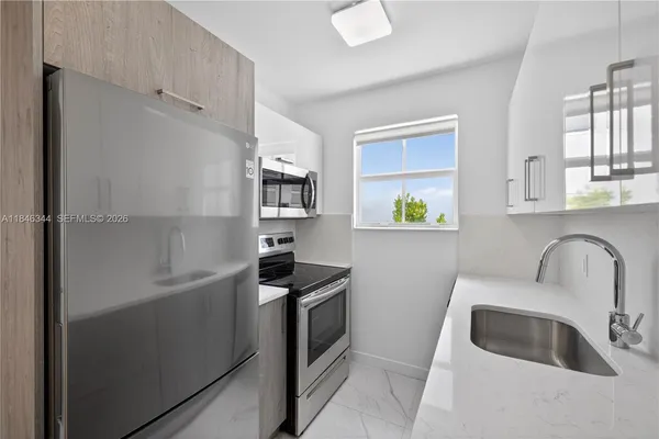 $3,569 | 1552 Euclid Avenue, Unit 4, Miami Beach, FL 33139