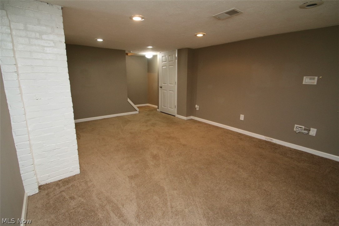 1139 Plainfield Road Cleveland, OH 44121 - Photo 29 of 34 Gallery Image 29