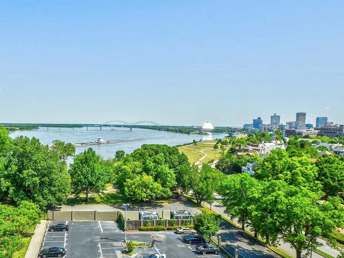 655 Riverside Drive, Unit 805A Memphis, TN 38103 - Photo 18 of 25 a view of a city