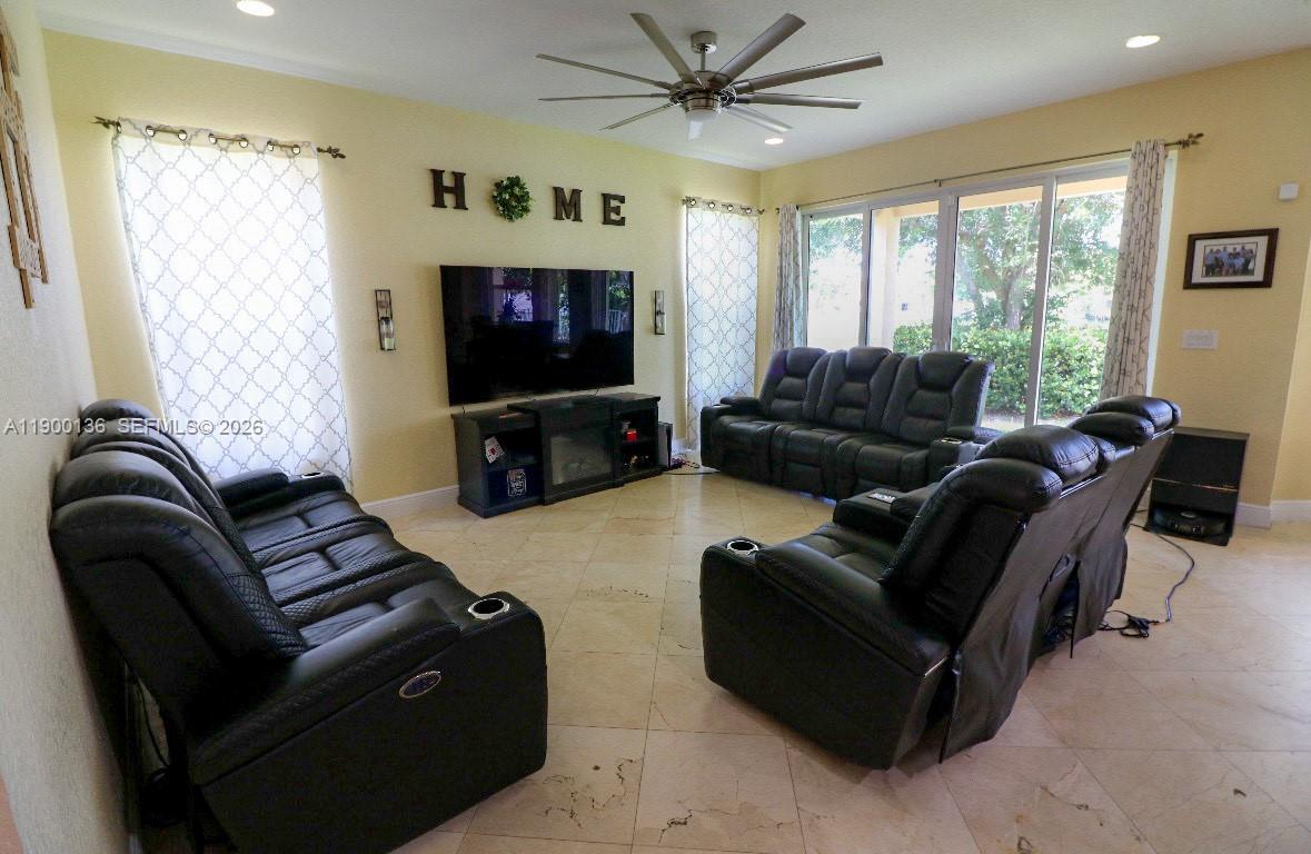 4591 Southwest 131st Terrace Miramar, FL 33027 - Photo 10 of 31