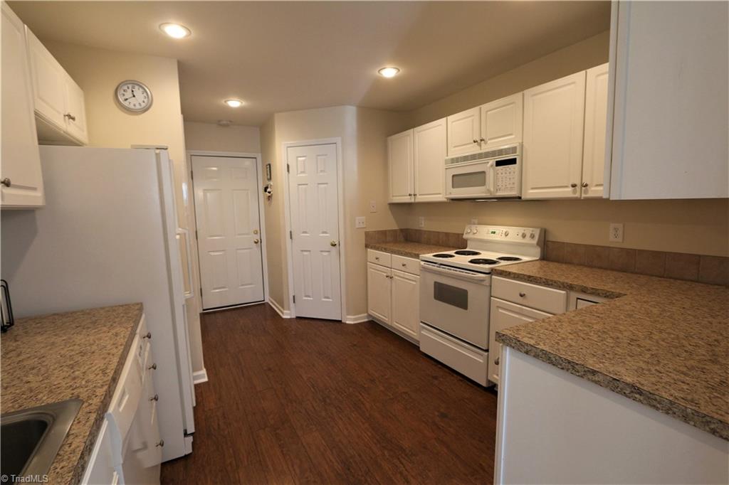 7552 Riverside Court Clemmons, NC 27012 - Photo 8 of 22 Gallery Image 8