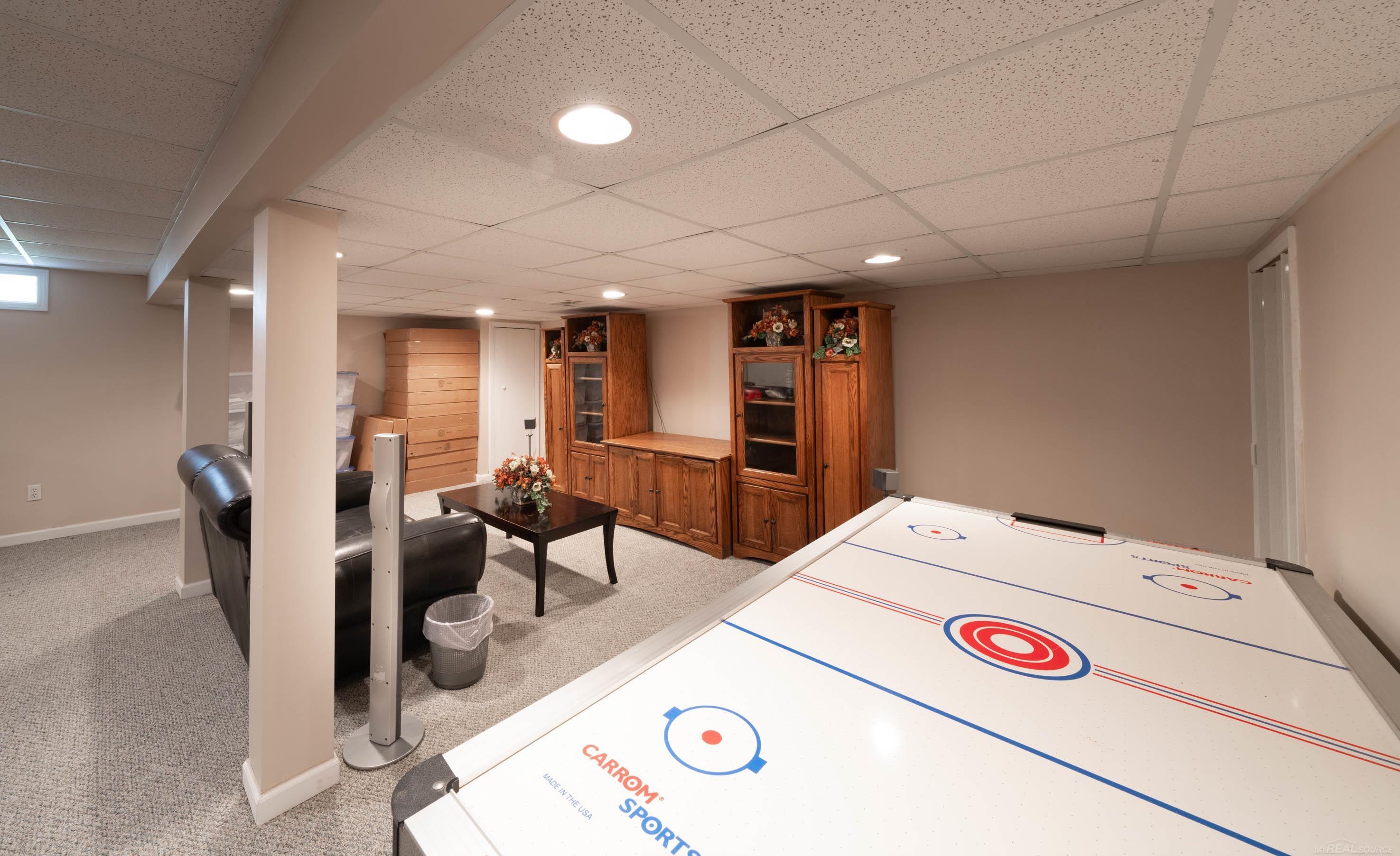 1178 Thames Drive Rochester, MI 48307 - Photo 26 of 39 50147454-3cb61c4d-fa1b-4934-9ed5-2debfb1df241.JPG