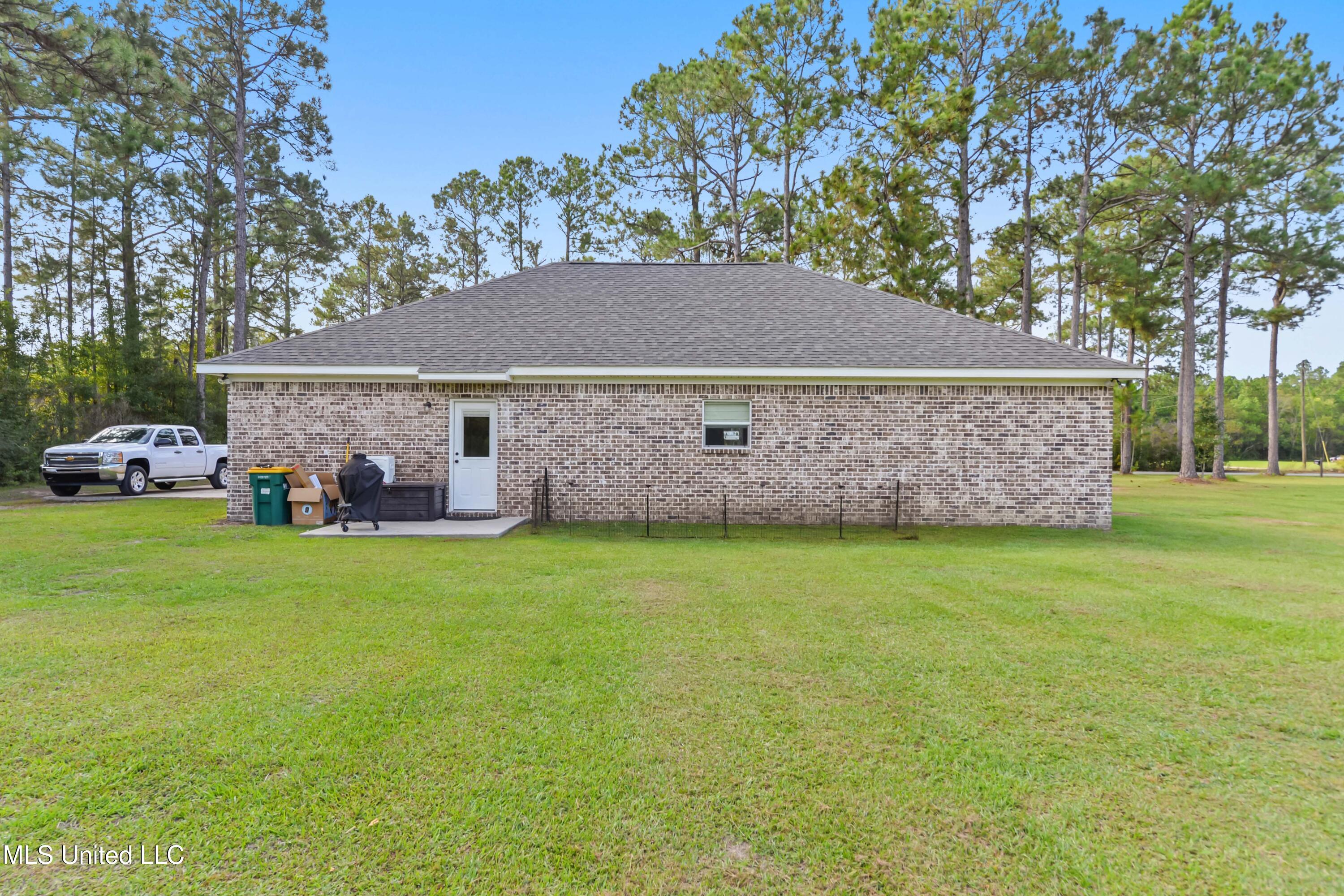 15980 Grafe Homestead Road Moss Point, MS 39562 - Photo 3 of 23 022 (5)