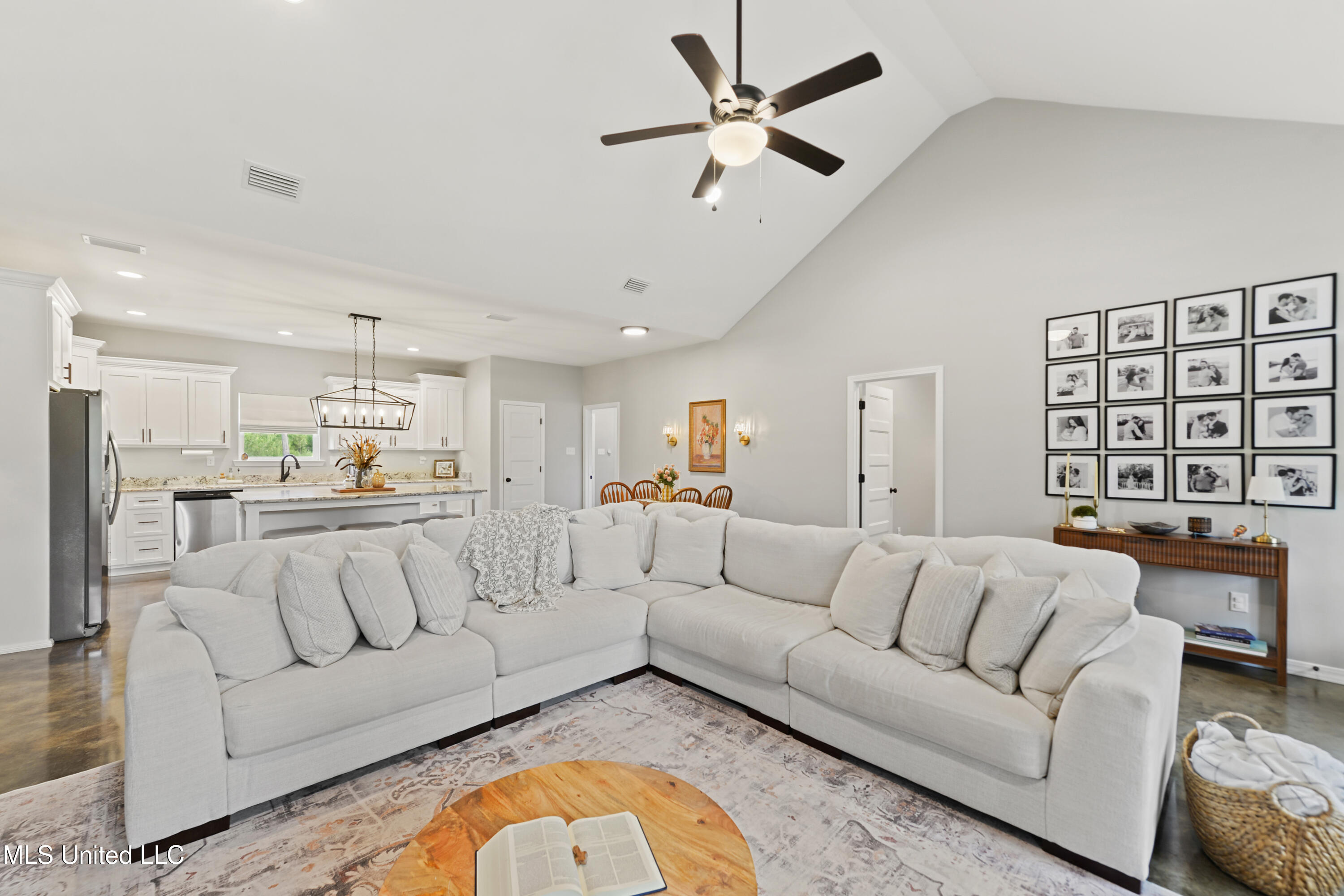 15980 Grafe Homestead Road Moss Point, MS 39562 - Photo 4 of 23 004 (7)