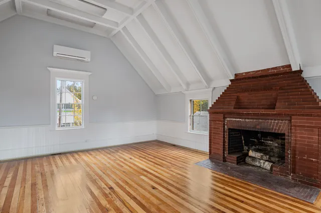 $1,250 | 109 Pleasant Street, Unit 201, Claremont, NH 03743