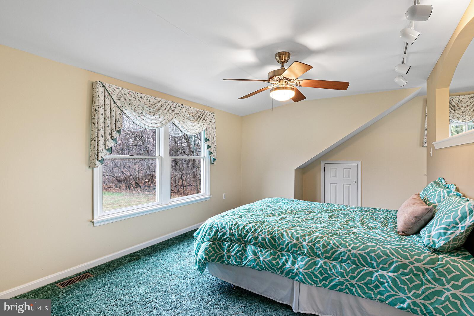 164 Middlecroft Road Elkton, MD 21921 - Photo 32 of 50 Third floor suite